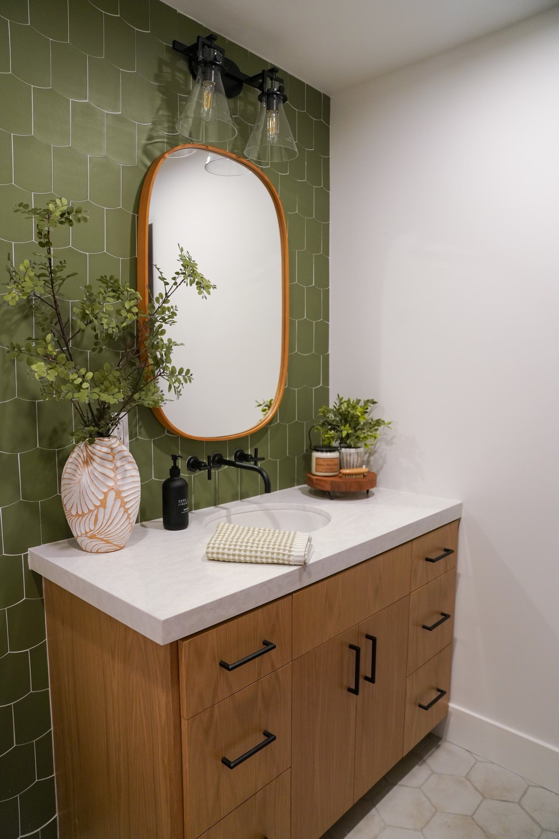 Capri 5.5x4 Pesto Matte Fan Tile